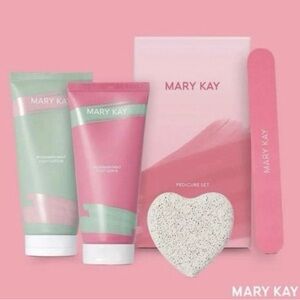 Mary Kay 4 Piece Pedicure Set Rosemary Mint Foot Lotion & Scrub Limited Edition